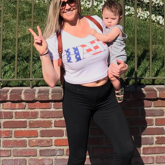 Meet your Posher, Elizabeth - Picture 3 of 4